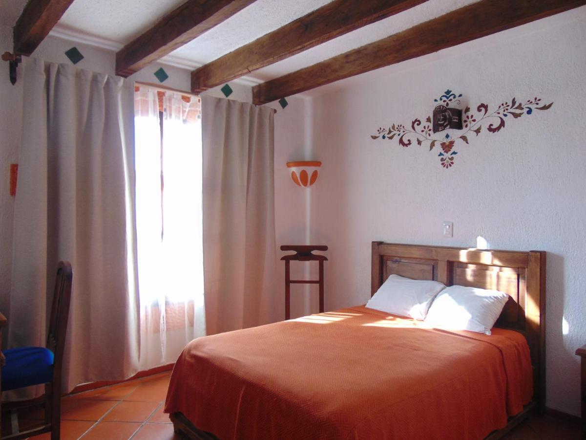 Отель La Casa De La Abuela Сан-Кристобаль-де-Ла-Касас Экстерьер фото