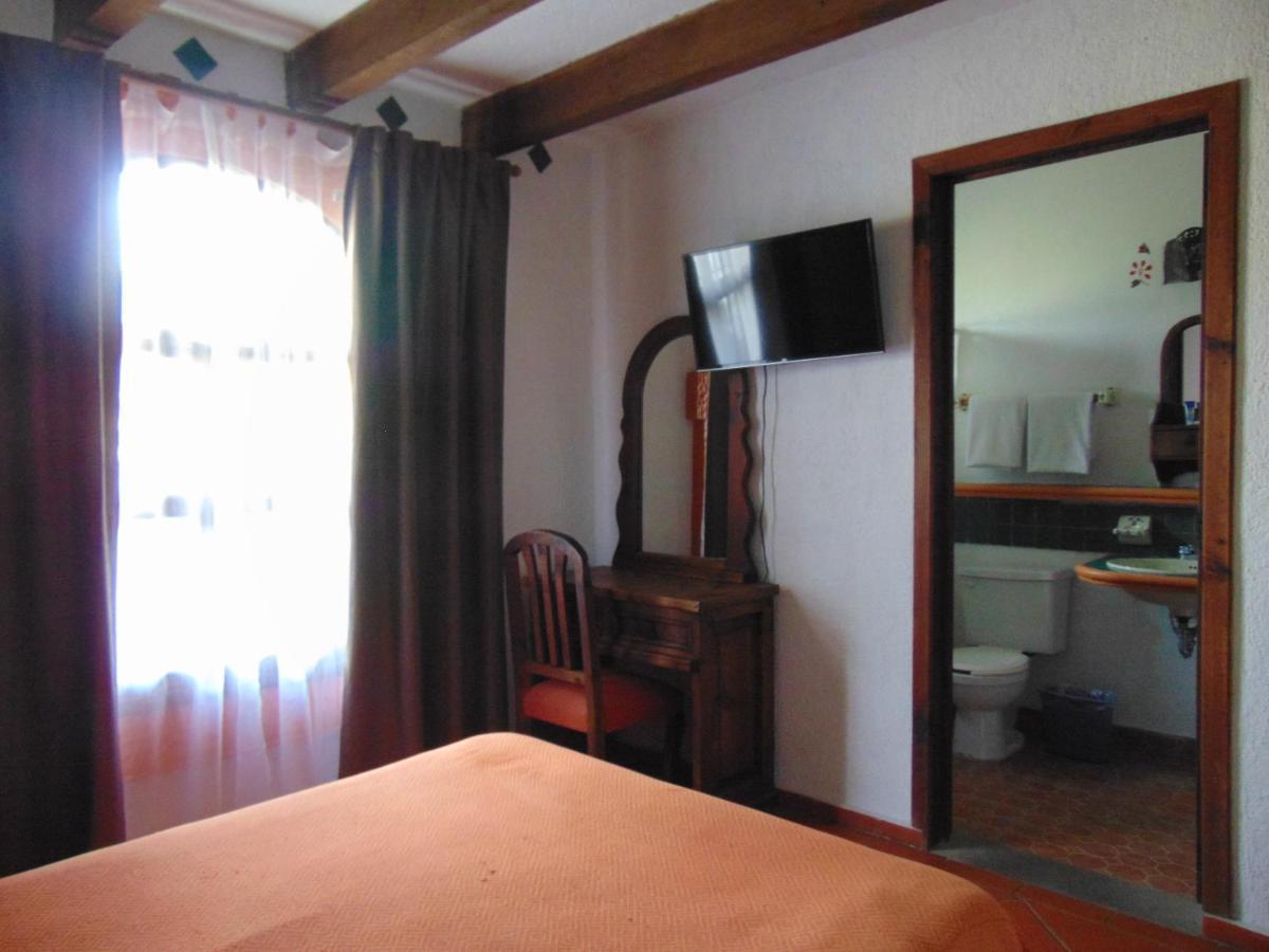 Отель La Casa De La Abuela Сан-Кристобаль-де-Ла-Касас Экстерьер фото