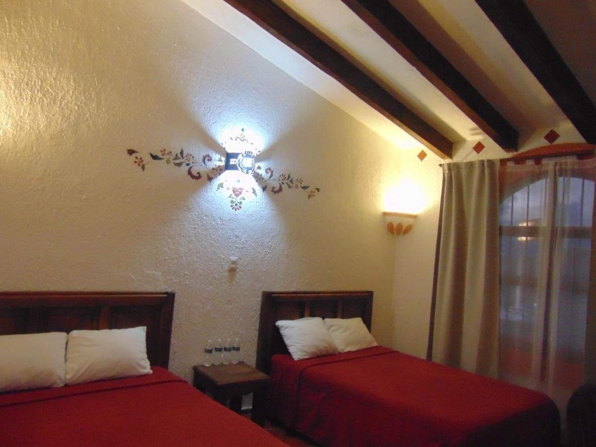 Отель La Casa De La Abuela Сан-Кристобаль-де-Ла-Касас Экстерьер фото