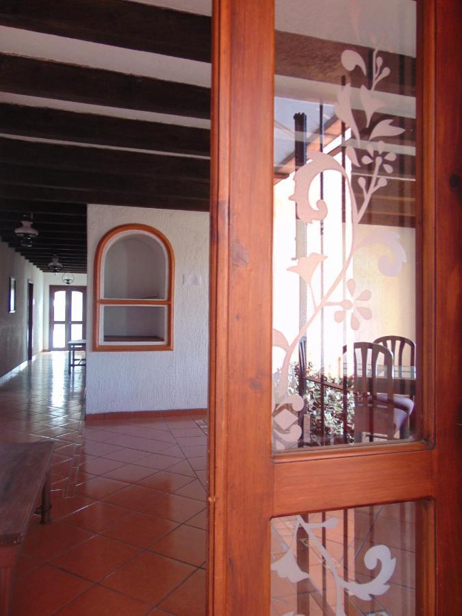 Отель La Casa De La Abuela Сан-Кристобаль-де-Ла-Касас Экстерьер фото